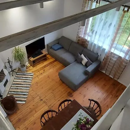 Nad Jeziorem Apartment