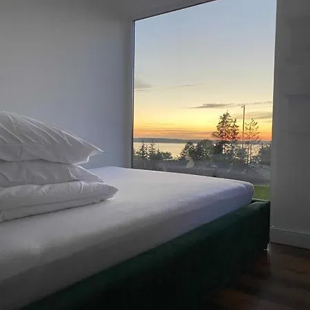 Nad Jeziorem Holiday home